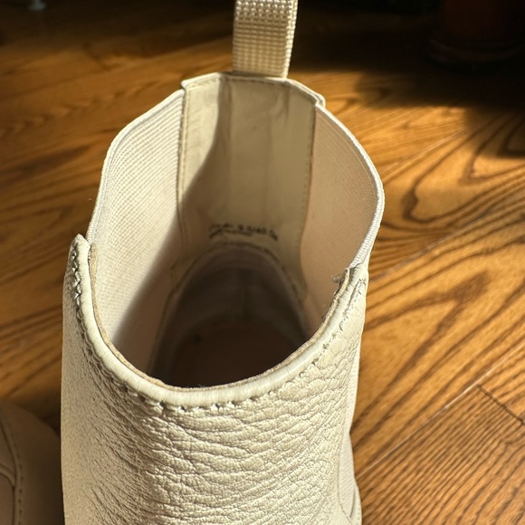 Cream-ish Chinese Laundry Boots / Booties (low heel) - Picture 7 of 7